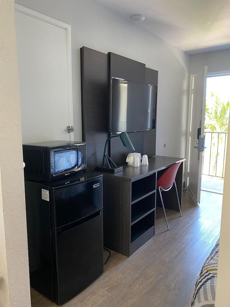 Motel 6 Lantana, FL photo 10