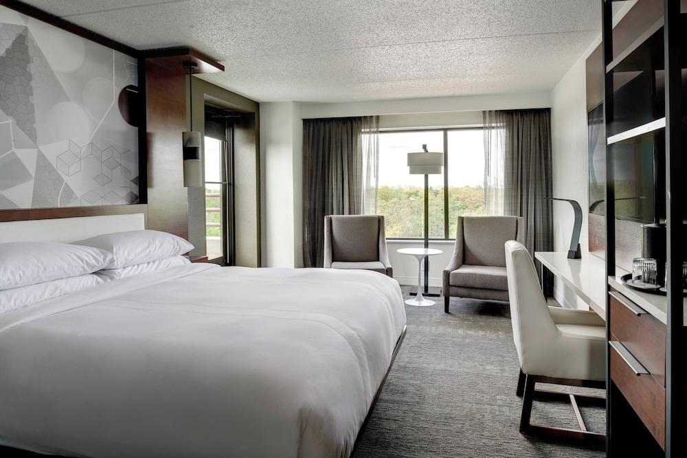 Marriott East Lansing at University Place photo 19