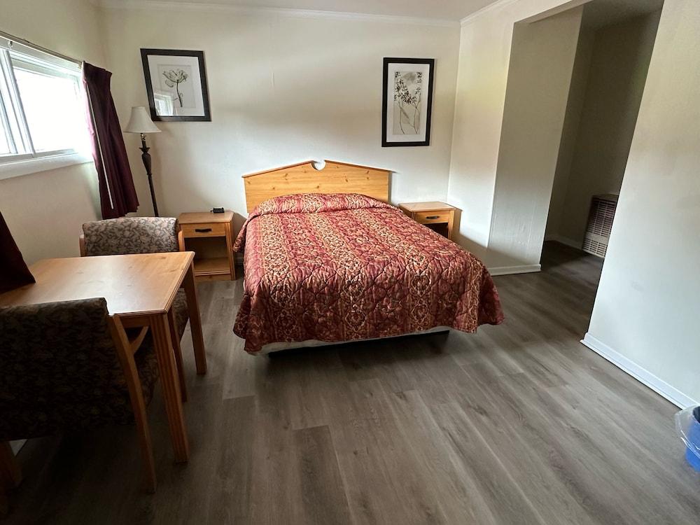 Oakdell Motel photo 23
