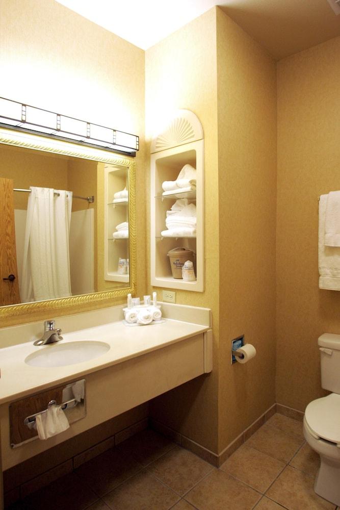 Holiday Inn Express & Suites Gillette by IHG photo 13