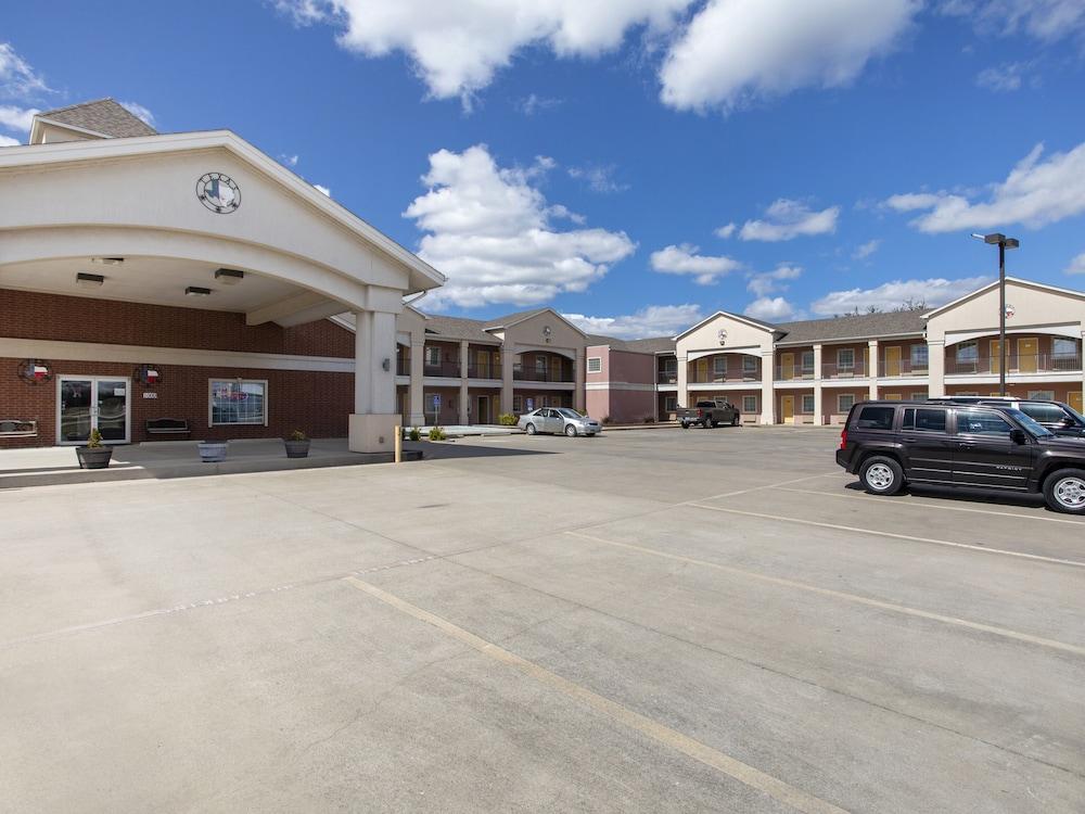 OYO Hotel Valley View TX, I-35 photo 30