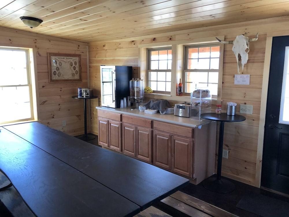 The Riverside Ranch RV Park, Motel & Campground photo 3