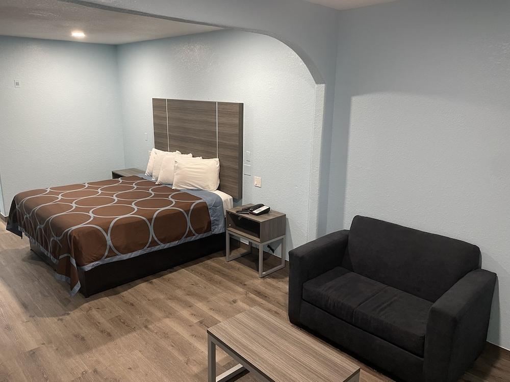 Super Stay Inn Humble IAH East photo 8