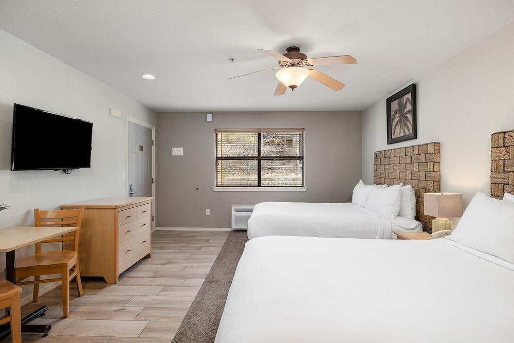 Still Waters Resort photo 60