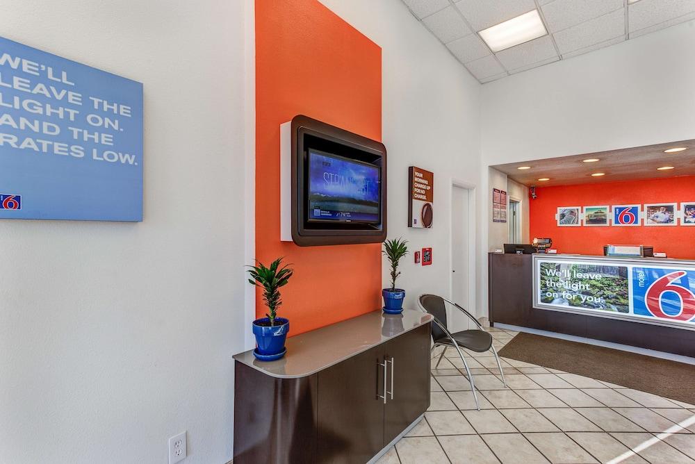 Motel 6 Portland, OR - Tigard West photo 4