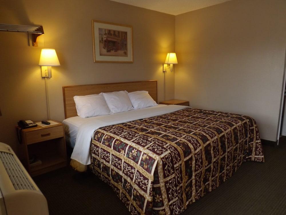 Executive Inn by OYO Kilgore North photo 7