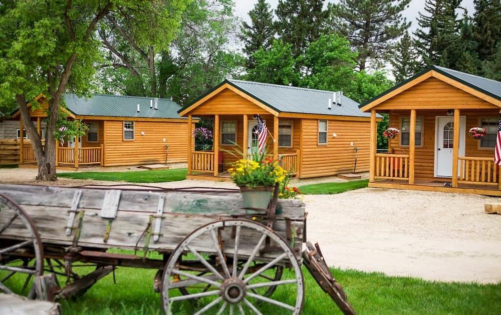 Rustic Ridge Cabins, Charming Retreat (3 Options!) photo 17