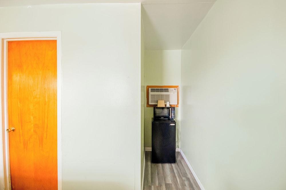OYO Travelier Motel photo 95