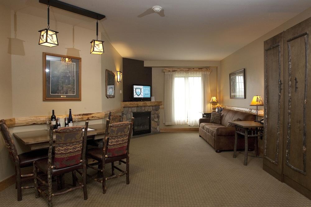 Hope Lake Lodge & Indoor Waterpark photo 18