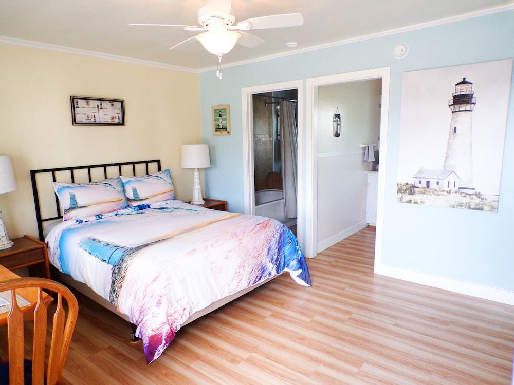 Shoreline Cottages photo 6