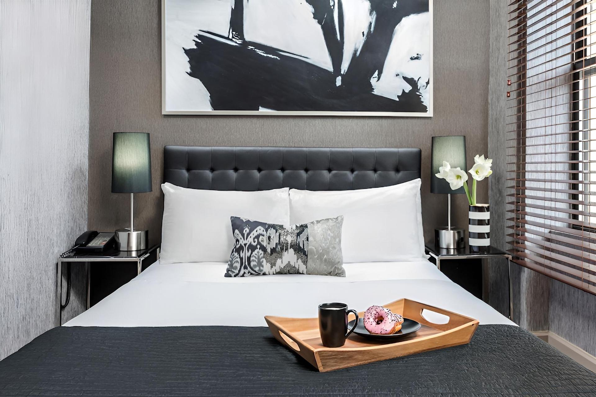Park West Hotel photo 12