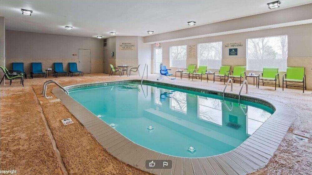 Comfort Inn & Suites O'Fallon - St. Louis Area photo 22