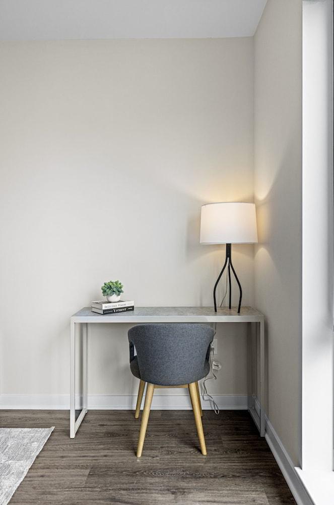 Placemakr Cathedral Heights photo 75
