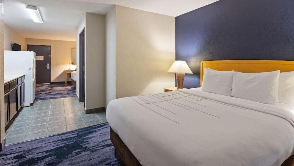 Candlewood Suites San Antonio - Fort Sam Houston photo 7