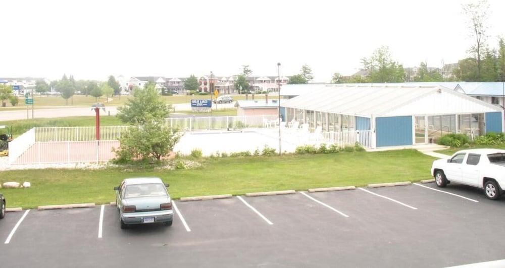 Great Lakes Inn photo 18
