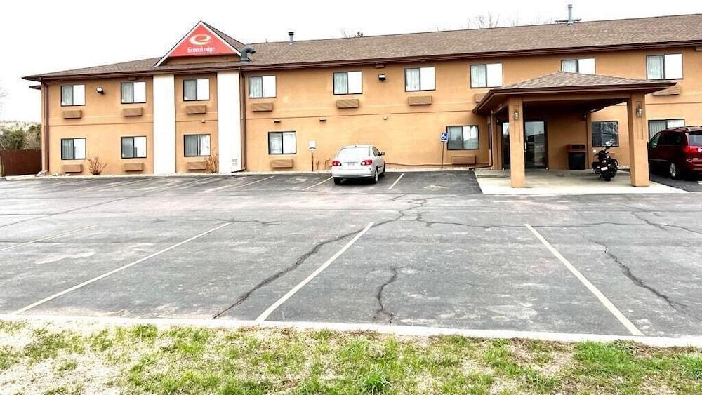 Econo Lodge Oacoma - Chamberlain West photo 34