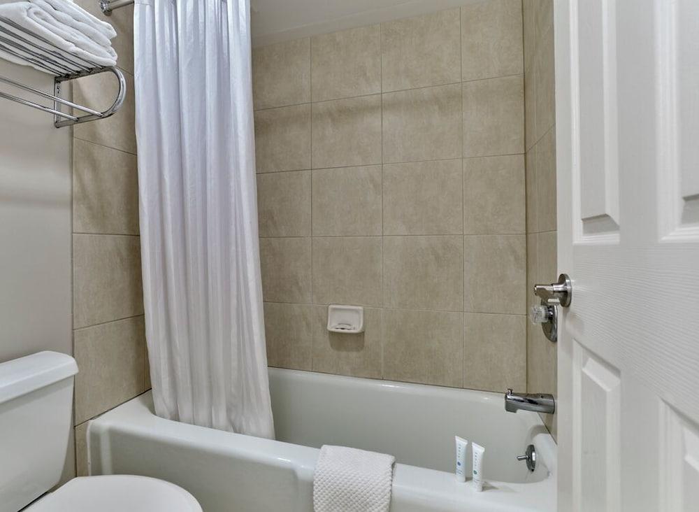 Henlopen Oceanfront Hotel photo 37