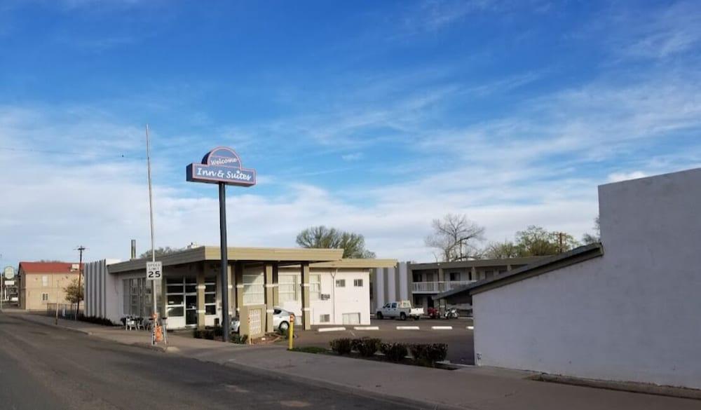 Welcome Inn and Suites photo 1