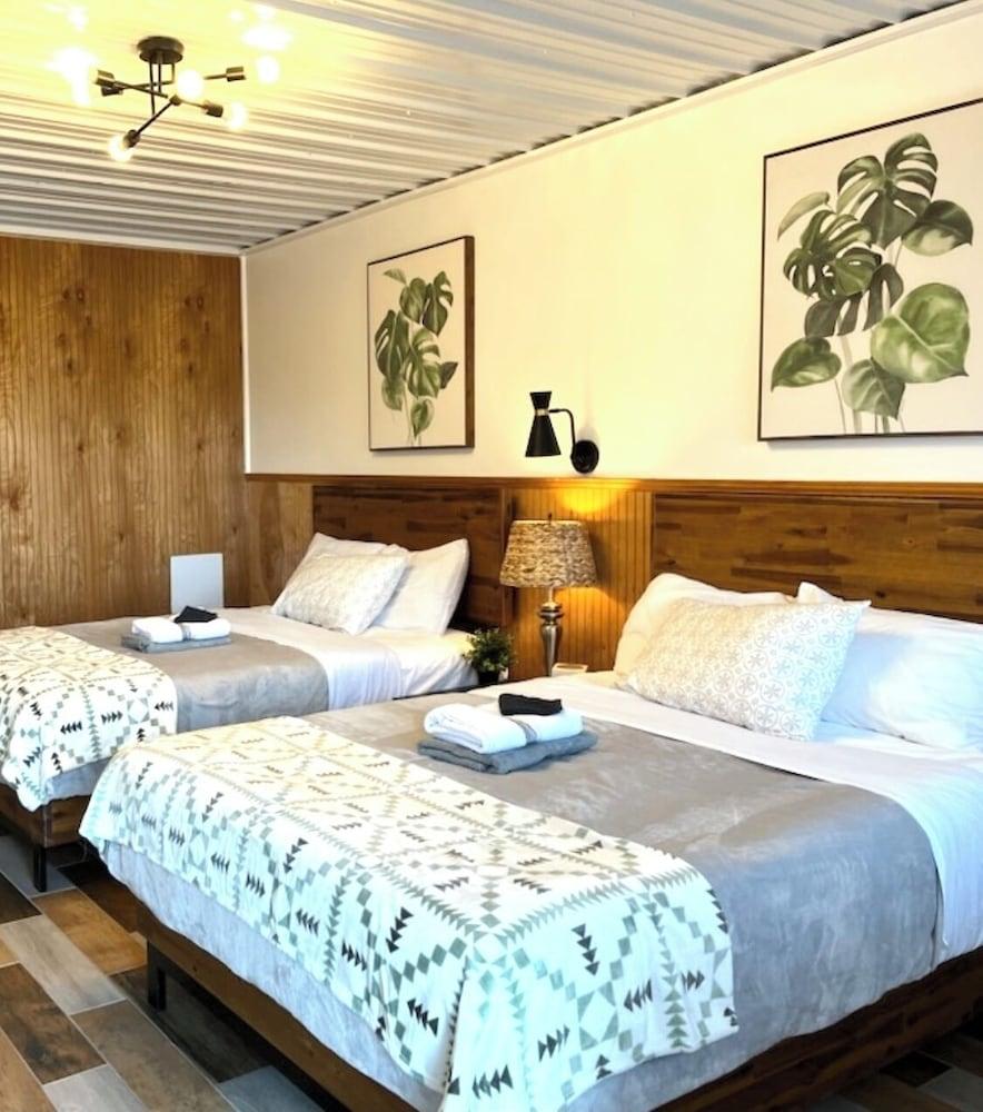 High Point Motel photo 8