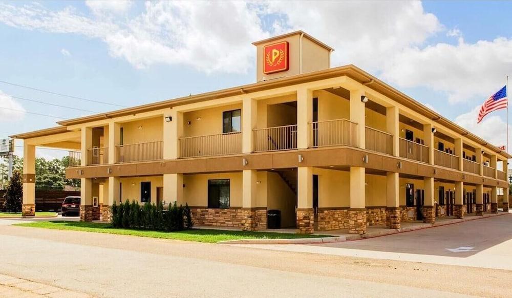 Palace Inn Conroe photo 29