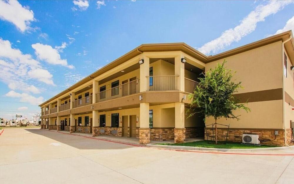 Palace Inn Conroe photo 31