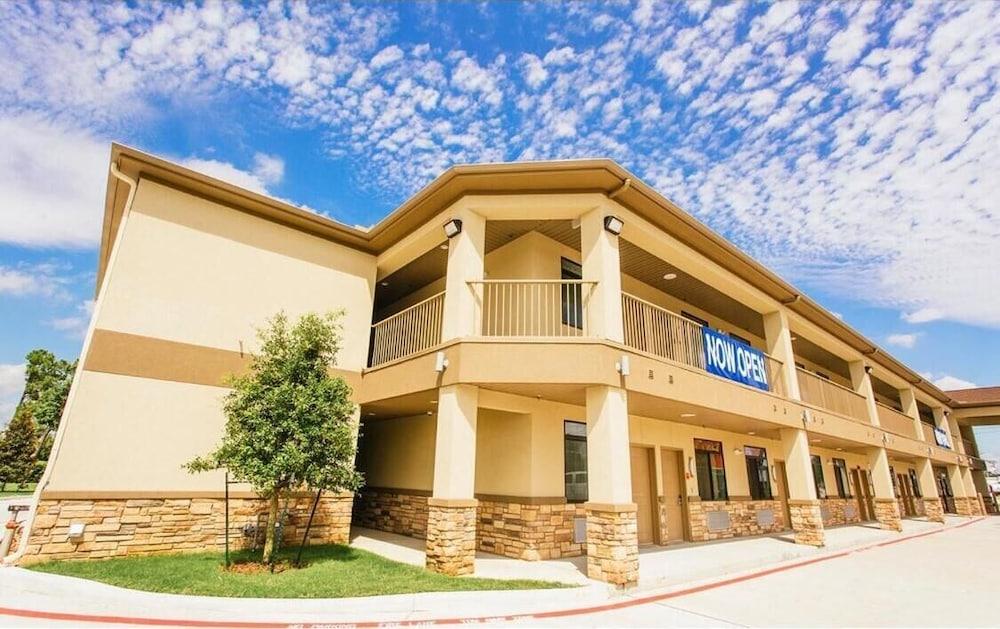 Palace Inn Conroe photo 19