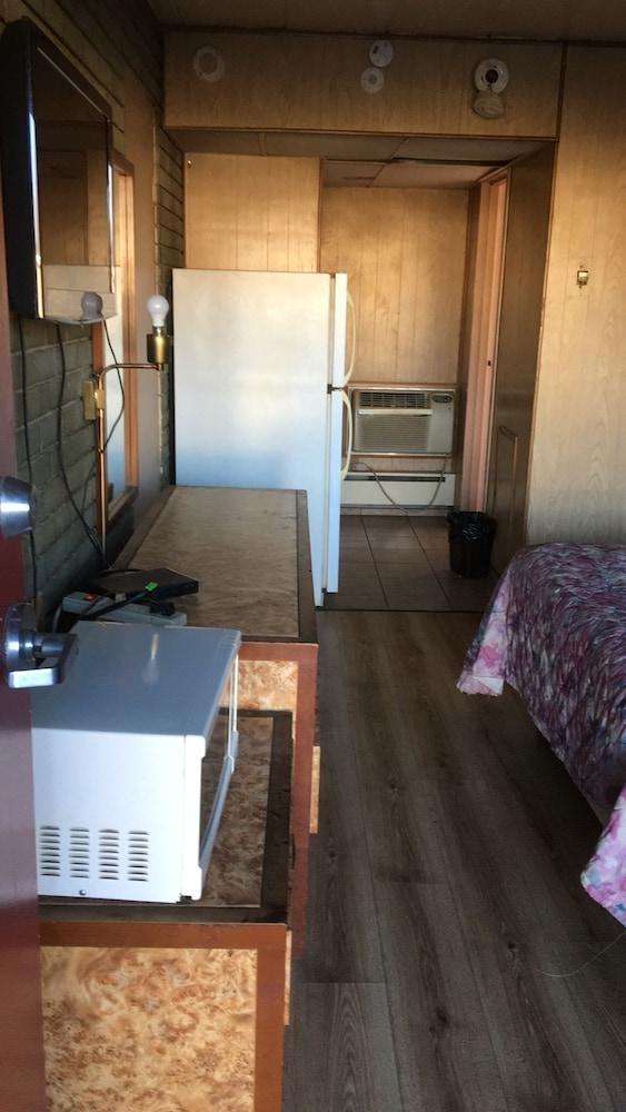 Dorchester Motel photo 4