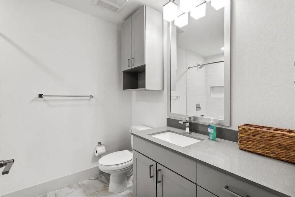 Heart of Austin Suites photo 2
