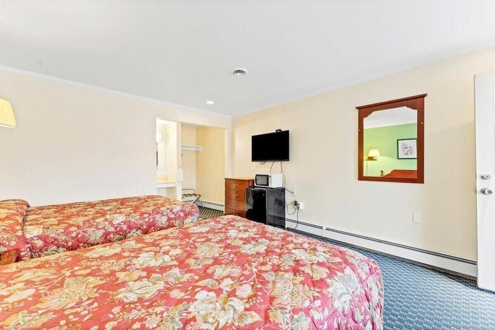 Top Hill Motel photo 9