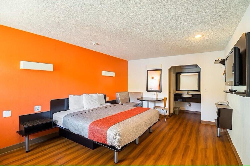 Economy Hotel Kansas City photo 6