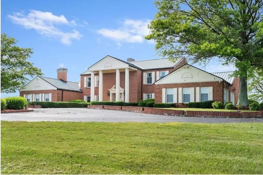 Oak Hill House photo 41
