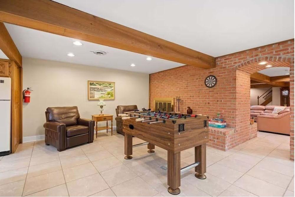 Oak Hill House photo 26