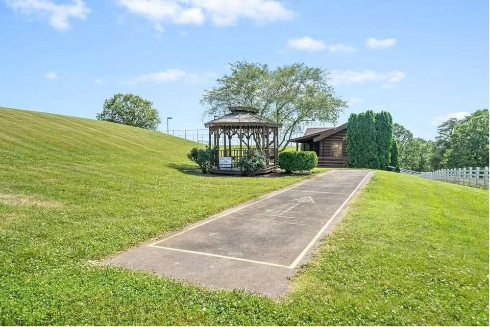 Oak Hill House photo 44