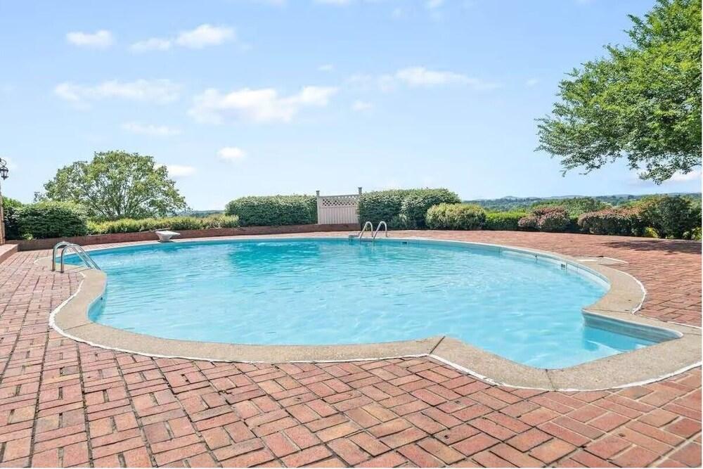 Oak Hill House photo 35