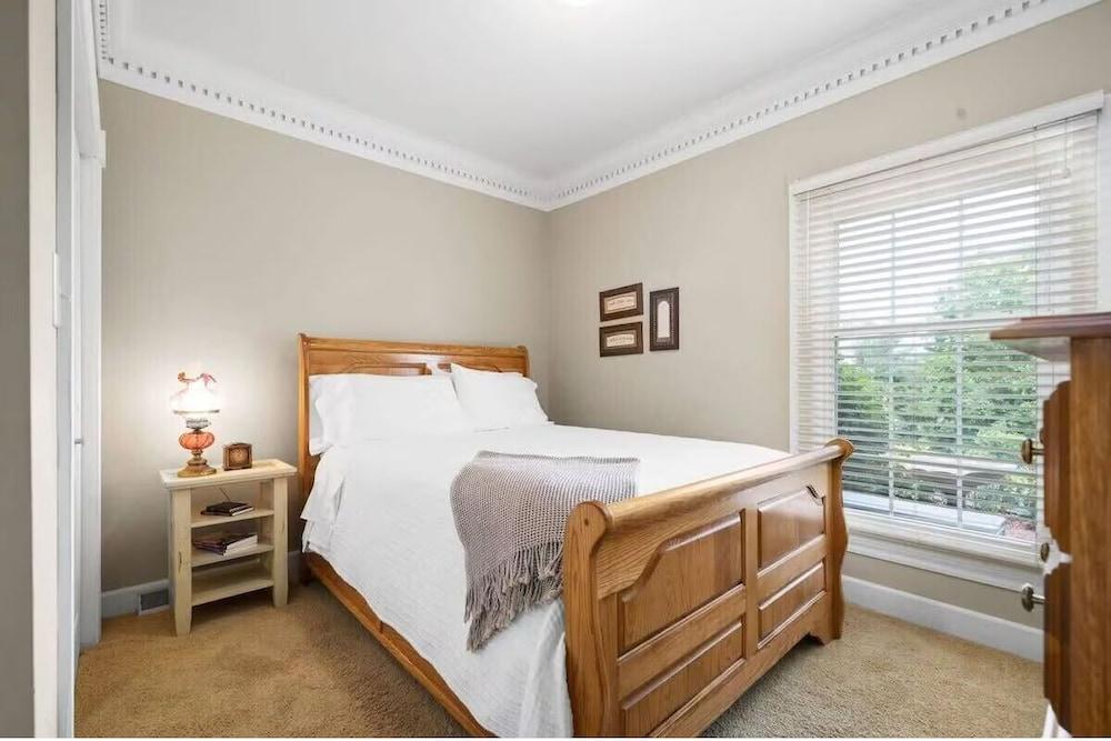 Oak Hill House photo 6