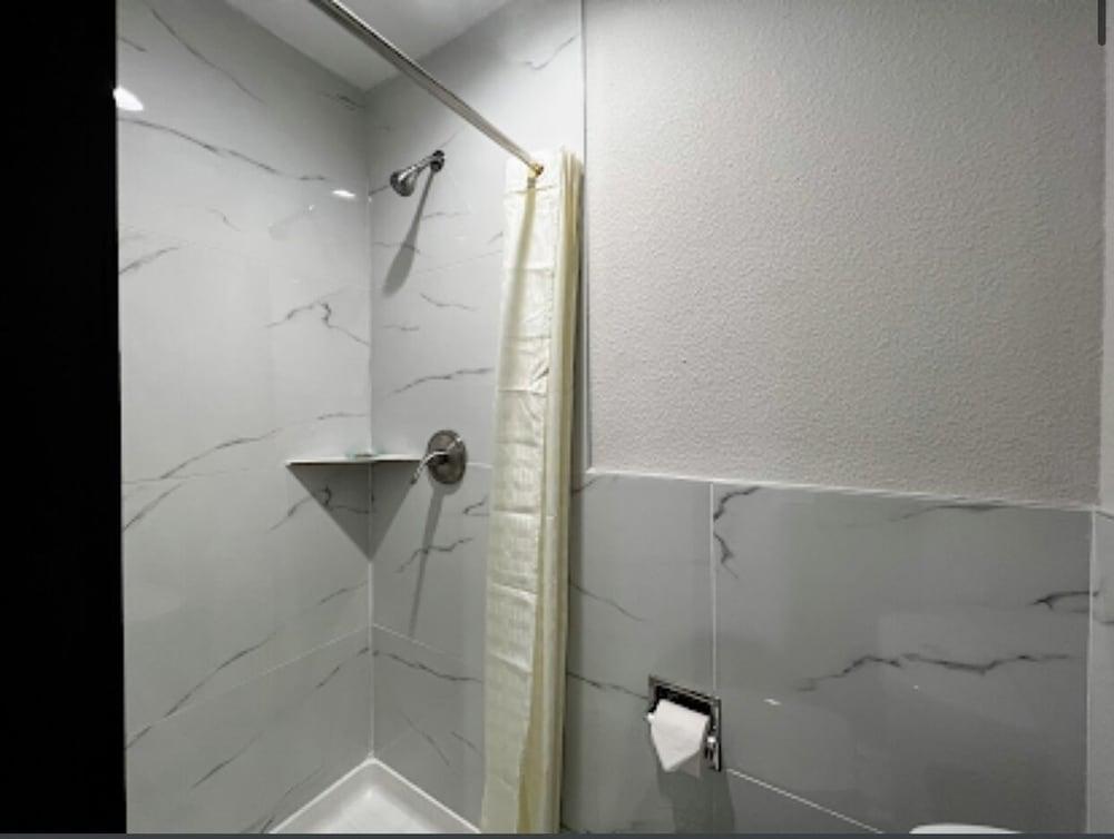 Bishop Arts Suites photo 3