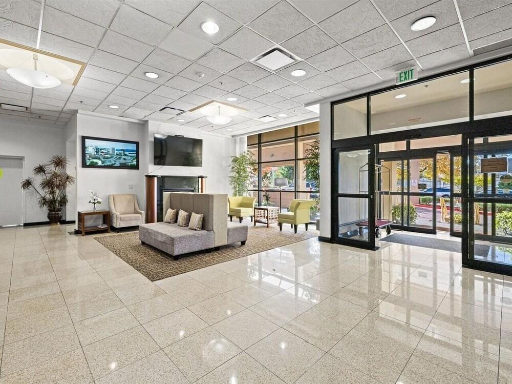 Best Western Plus Downtown Tacoma photo 19
