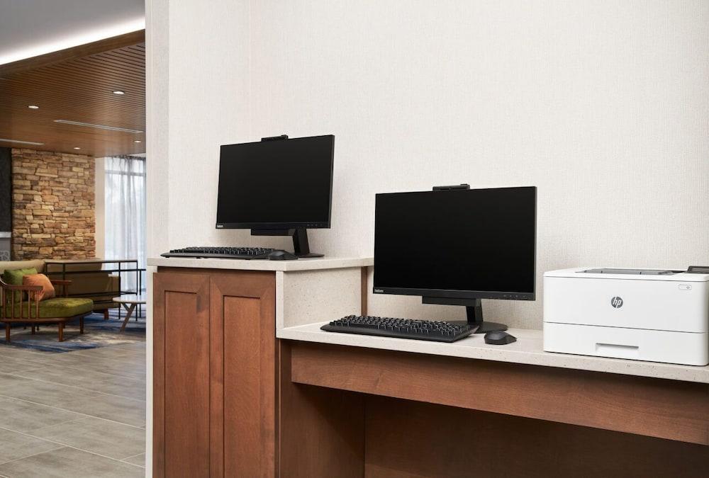 NEW - Fairfield Inn & Suites by Marriott Orlando at Millenia photo 4