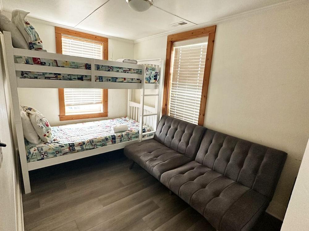 SandSpur Ocean Cottages photo 60