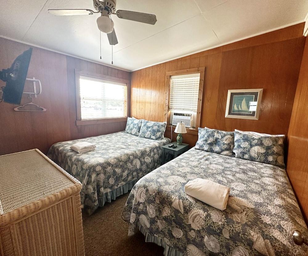 SandSpur Ocean Cottages photo 38