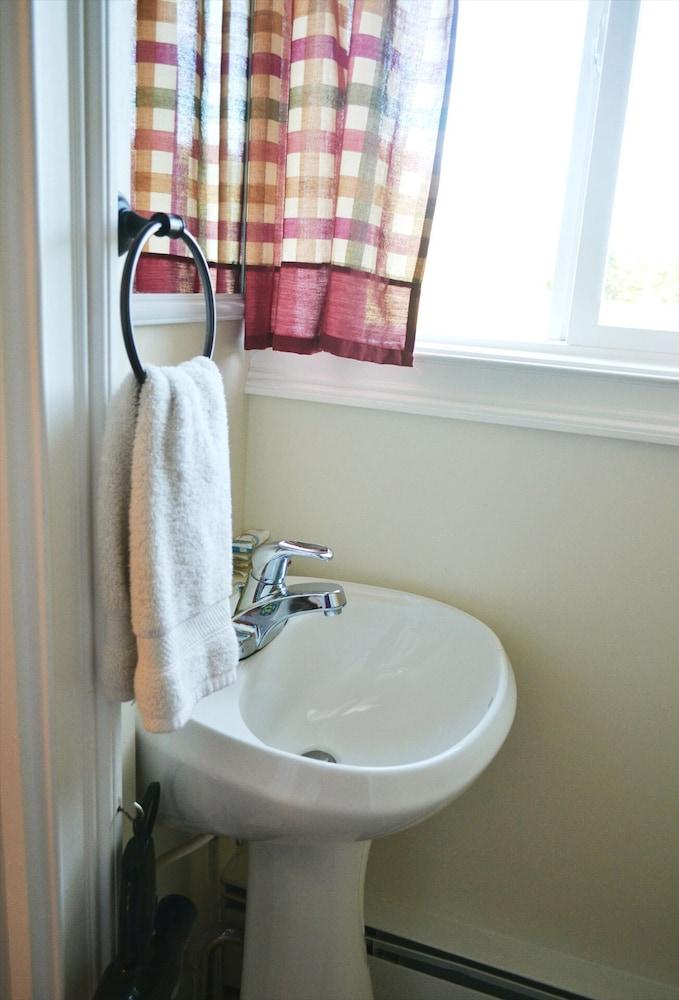 The Whitetail and Suites photo 34