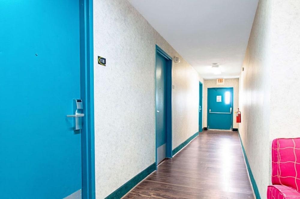Utica Stay Inn photo 7