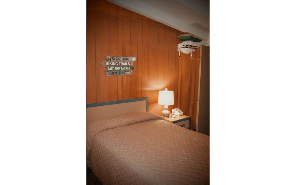 The Lodge Motel photo 12