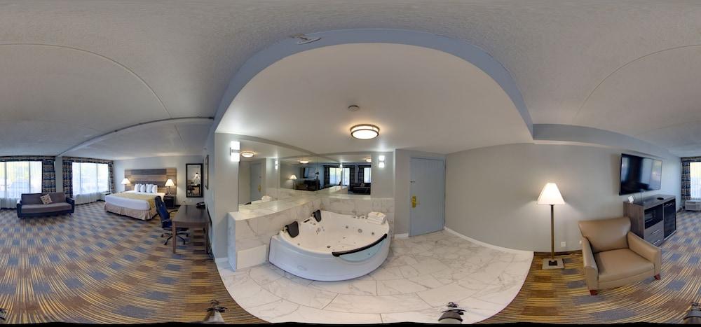 Baymont by Wyndham Addison photo 8