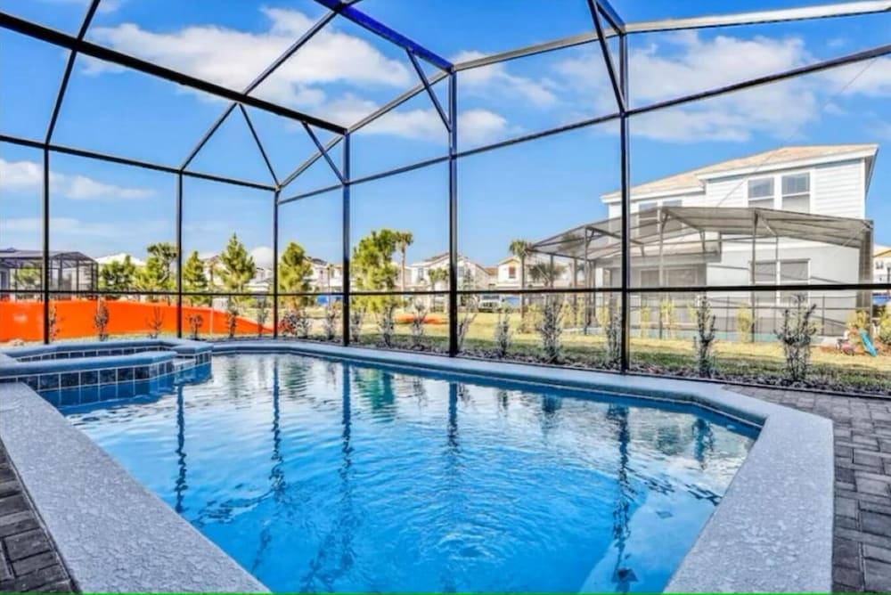 Tempo Trek Lodgings — hotel in Davenport