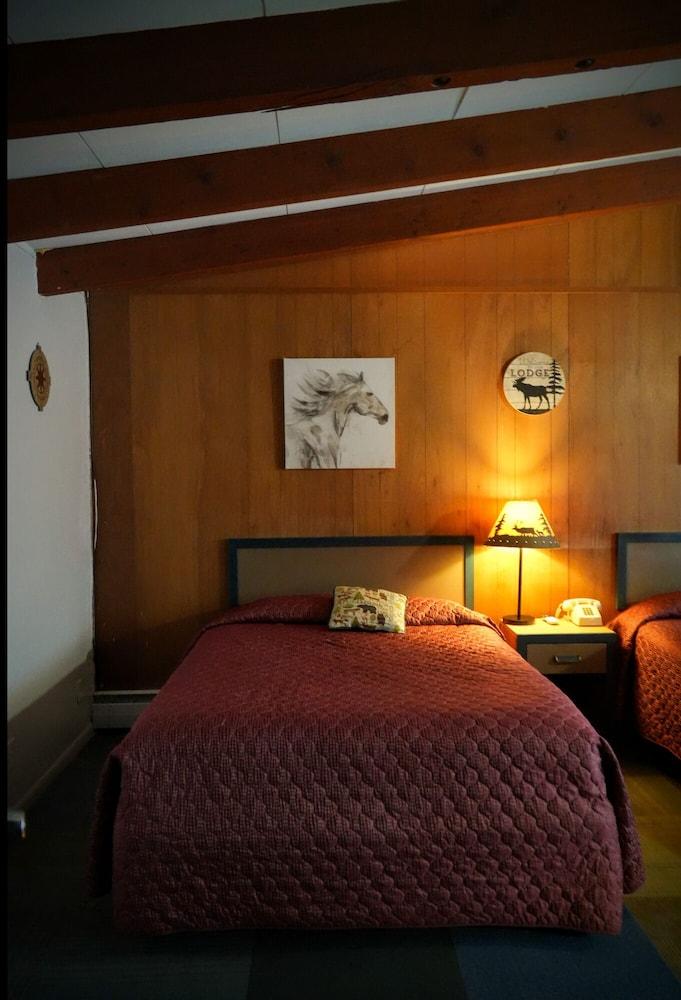 The Lodge Motel photo 13