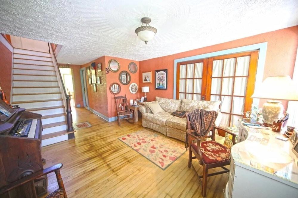 The Hayden Creek Inn photo 11