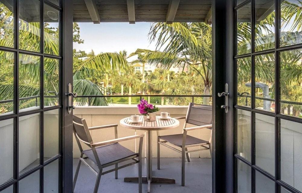 Bungalows at The Boca Raton photo 15
