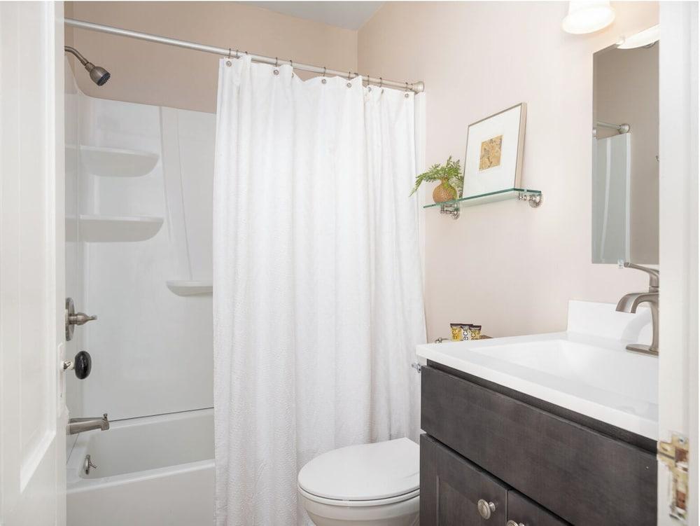 TuckAway Suites at East Branch photo 35