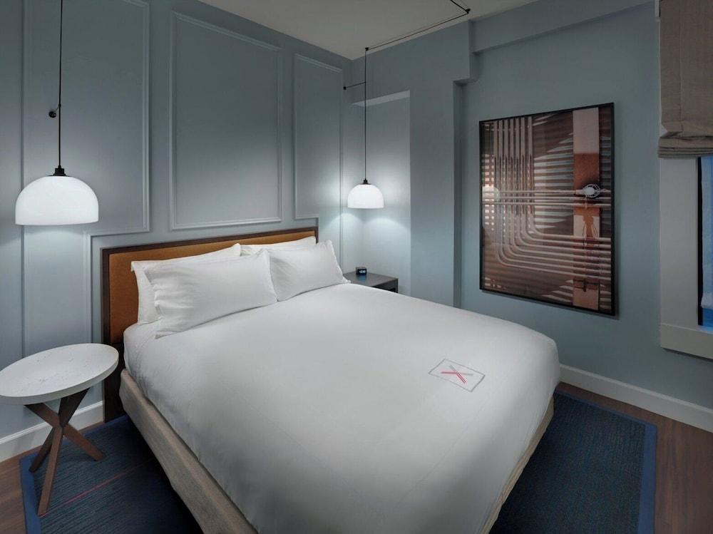 Axiom Hotel photo 13